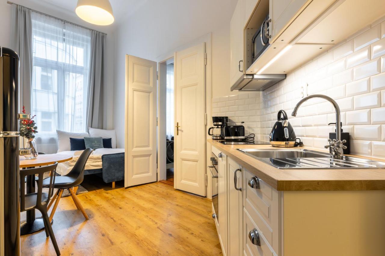 Charming 1 Bedroom Apartment In The City Center Of Praag Buitenkant foto