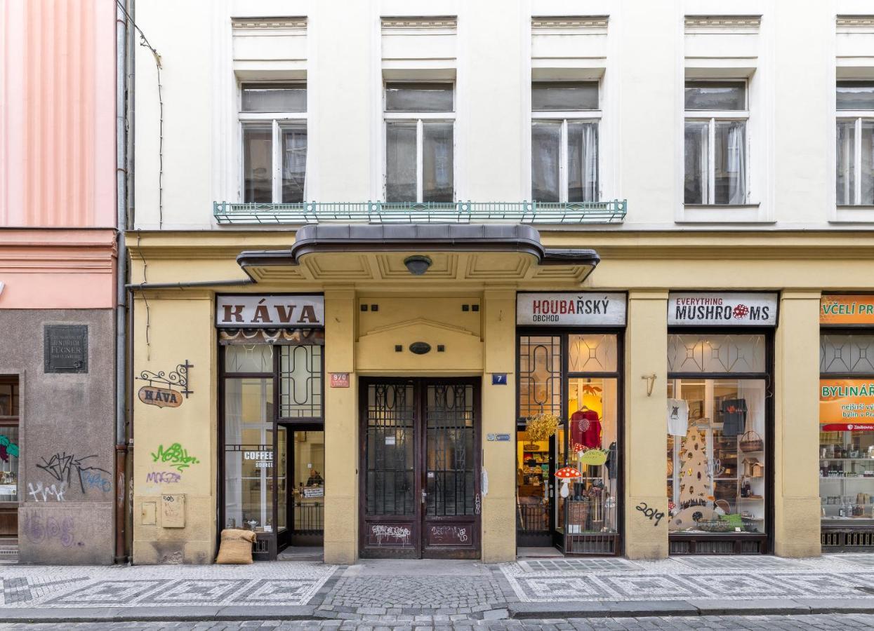 Charming 1 Bedroom Apartment In The City Center Of Praag Buitenkant foto